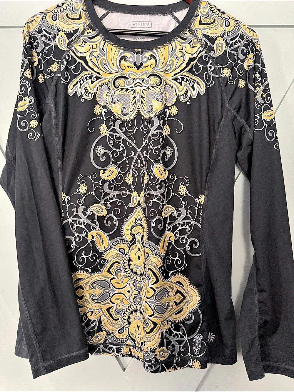 Athleta Paisley Long Sleeve Top in Black & Yellow Large Like New